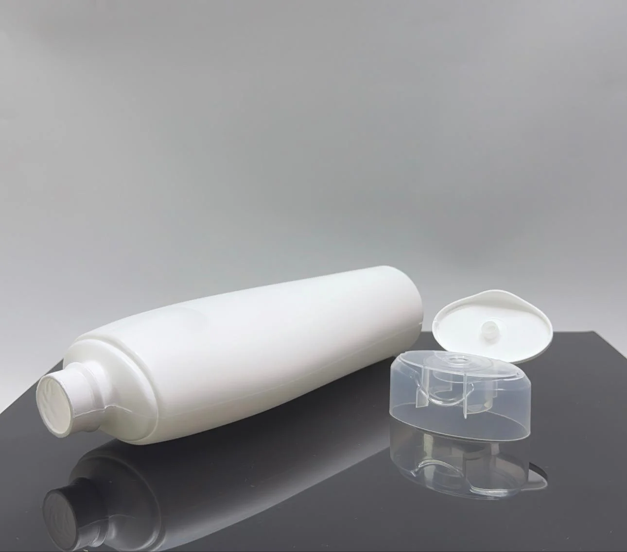 Şampuan Şişesi 460 ML – Beyaz Şeffaf Kapaklı Şampuan Şişesi 460 ML – Beyaz Şeffaf Kapaklı