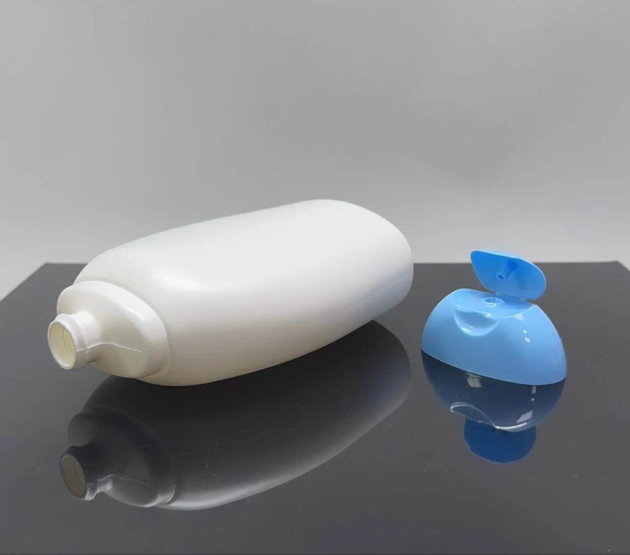 Şampuan Şişesi 400 ML – Beyaz Mavi Kapaklı Şampuan Şişesi 400 ML – Beyaz Mavi Kapaklı