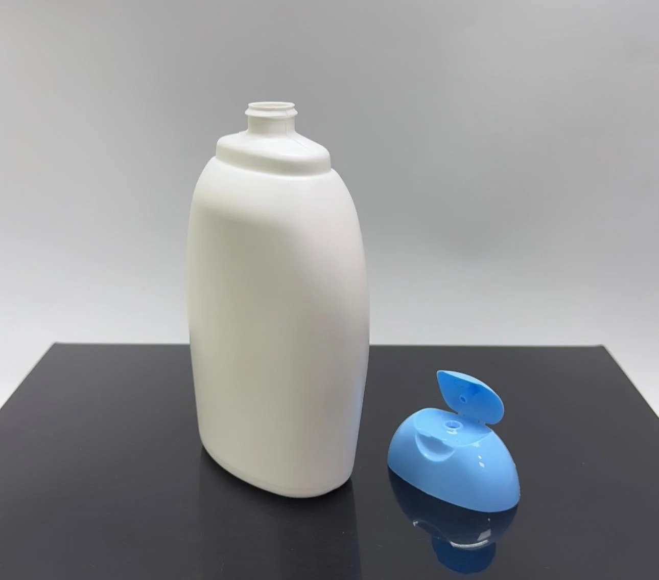 Şampuan Şişesi 400 ML – Beyaz Mavi Kapaklı Şampuan Şişesi 400 ML – Beyaz Mavi Kapaklı
