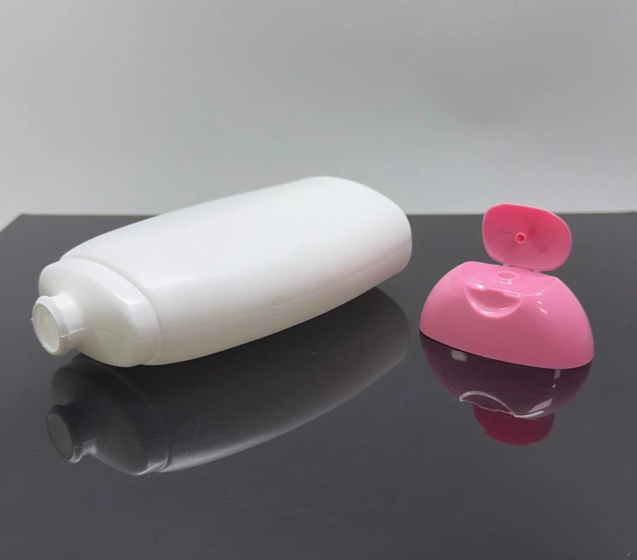 Şampuan Şişesi 250 ML – Beyaz Pembe Kapaklı 